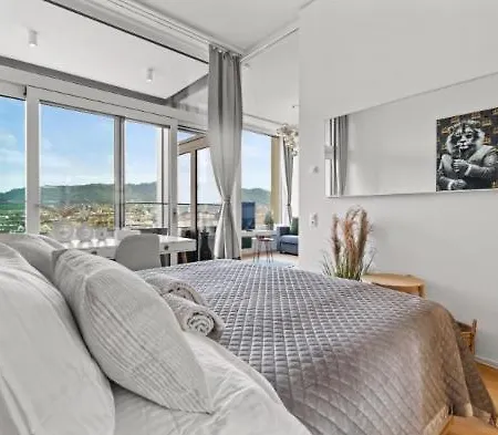 Luxury Penthouse Europa-allee