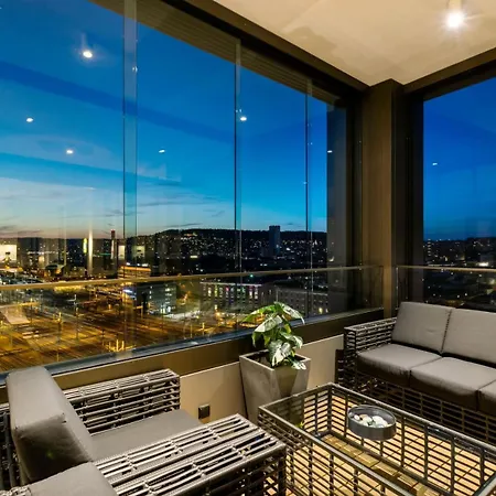 Old Luxury Business Penthouse Near Main Station