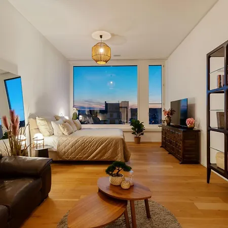 Old Luxury Business Penthouse Near Main Station Διαμέρισμα