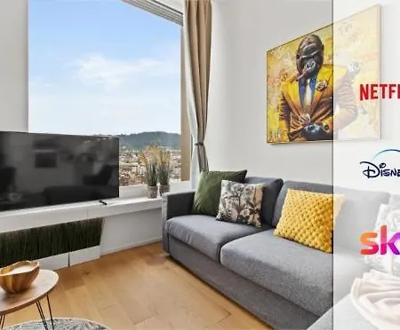 Apartment Large Luxury Business Penthouse Near Main Station *