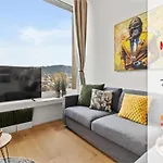Apartment Old Luxury Business Penthouse Near Main Station *