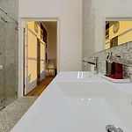 Apartment Old Luxury Business Penthouse Near Main Station