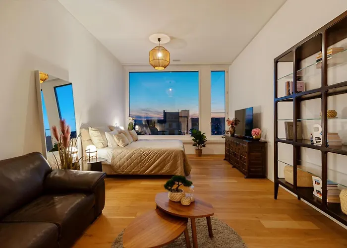 Old Luxury Business Penthouse Near Main Station 아파트